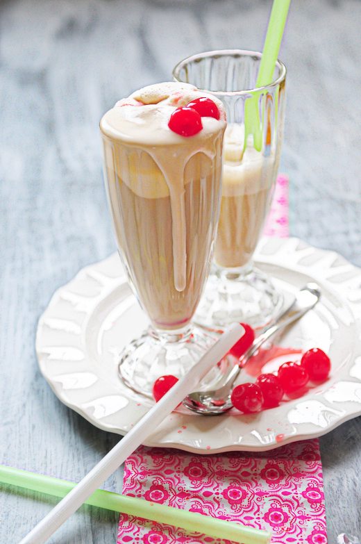 Happy Hour {Recipe: Whipped Root Beer Float Cocktails} - Dine and Dish