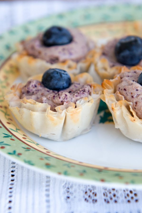 https://www.dineanddish.net/wp-content/uploads/2013/03/Blueberry-Mousse-Bites.jpg