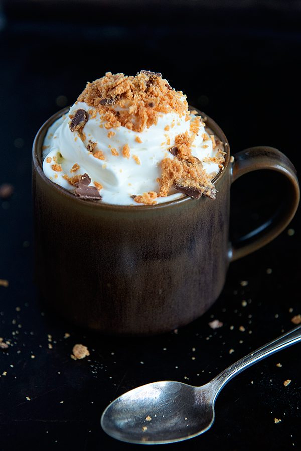 Slow Cooker Butterfinger Hot Chocolate | How To Make Homemade Hot Chocolate In 13 Creative Ways | Homemade Recipes